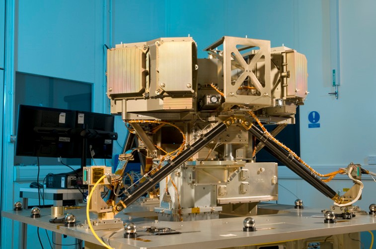 The first images of the James Webb Telescope